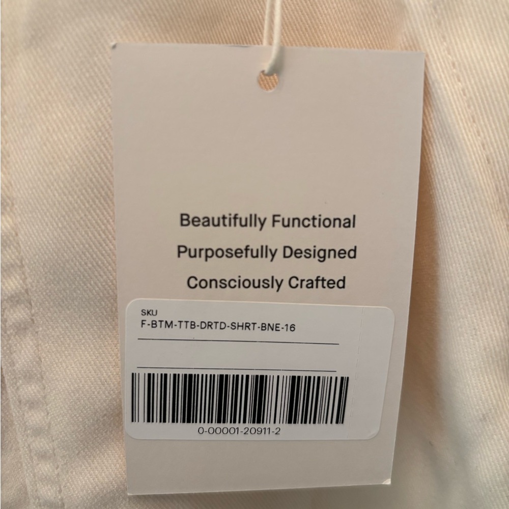 Everlane Utility Short - Picture 7 of 13